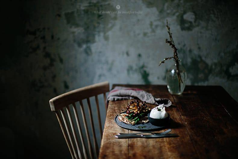 Roti with spinach, green beans, mushrooms and burrata / Marta Greber